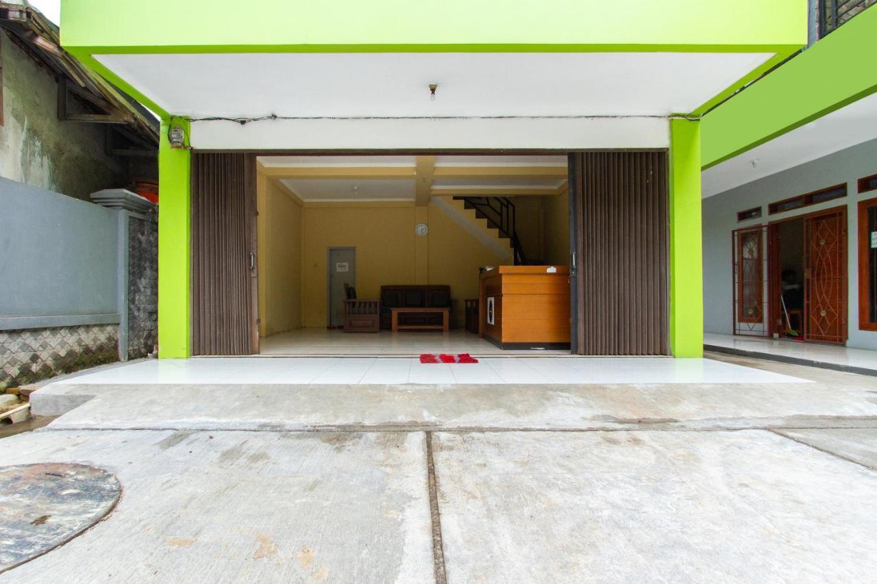 Spot On 2891 999 Guest House Sumedang Exterior photo