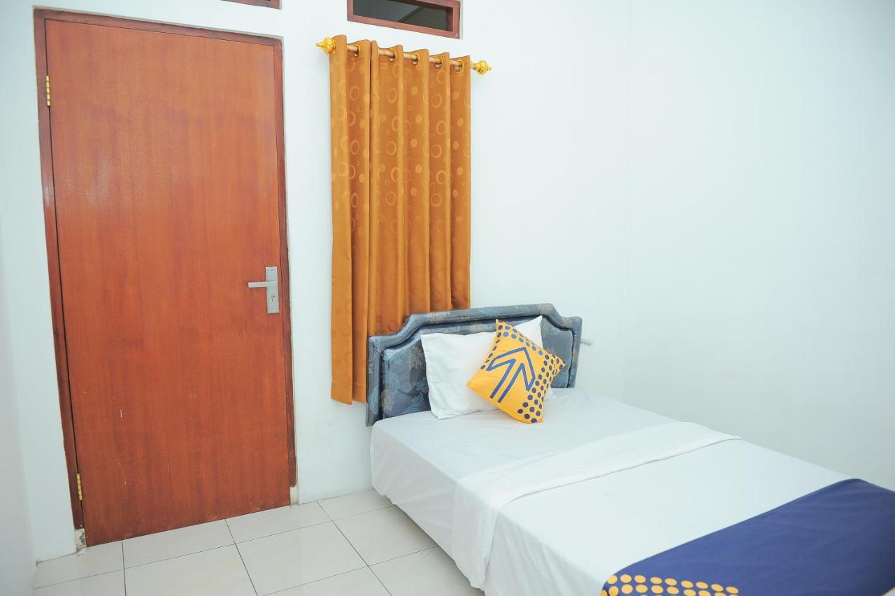 Spot On 2891 999 Guest House Sumedang Exterior photo