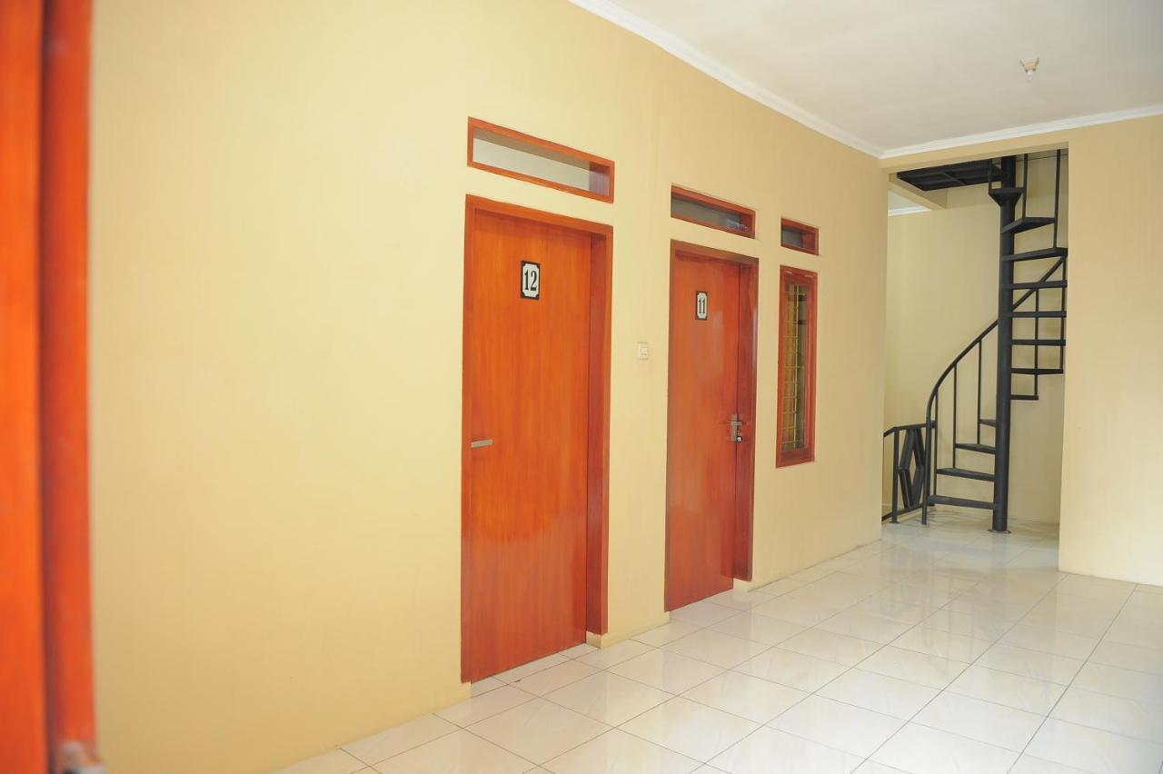 Spot On 2891 999 Guest House Sumedang Exterior photo